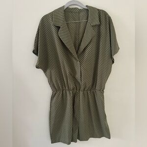 SHEIN Green Collared Short Sleeve Romper
